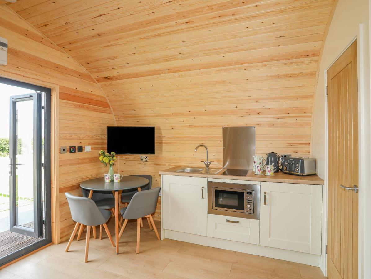 Caban Cariad Holyhead Exterior photo