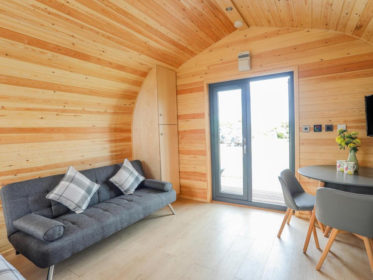 Caban Cariad Holyhead Exterior photo
